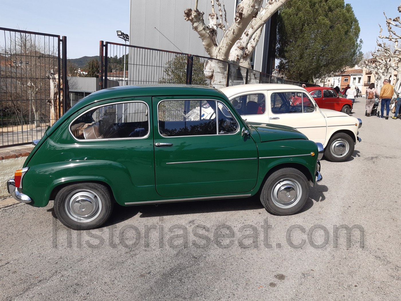SEAT 600